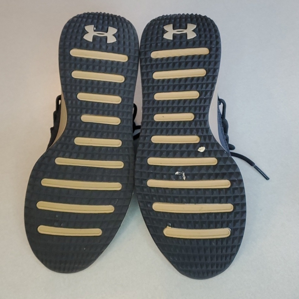 Under Armour Breathe Lace up Sneakers - Picture 11 of 12